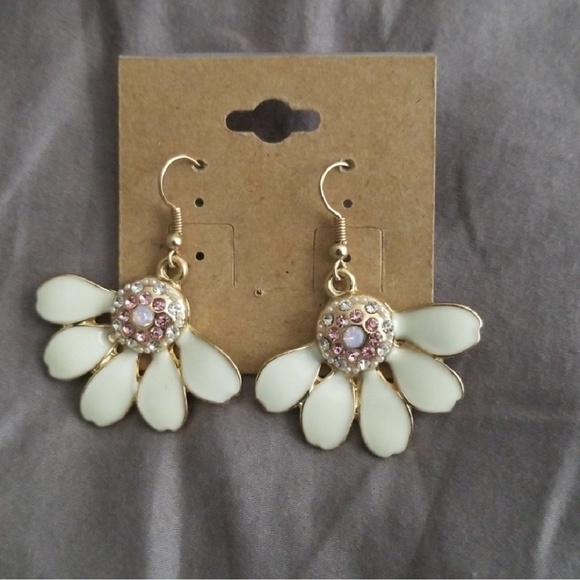 Jewelry - Gemstone earrings